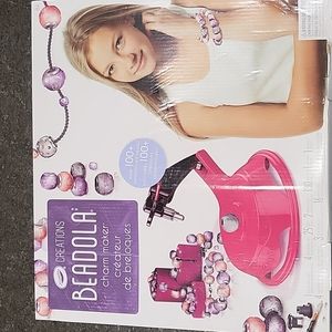 Beadola Charm Makers- Crayola Creations